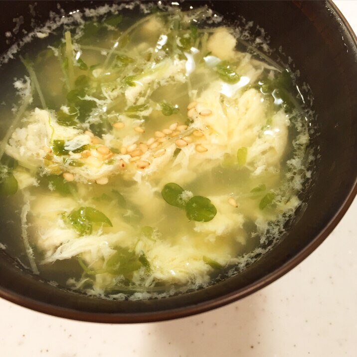 豆苗とふわふわ卵の中華スープ